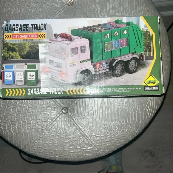 NWOT -kids garbage truck - Picture 3 of 3